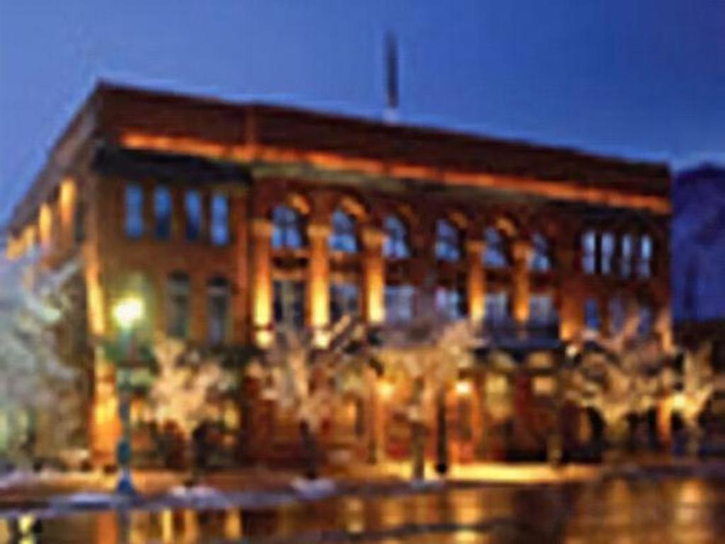 Hotel Jerome, An Auberge Resort Aspen Bagian luar foto