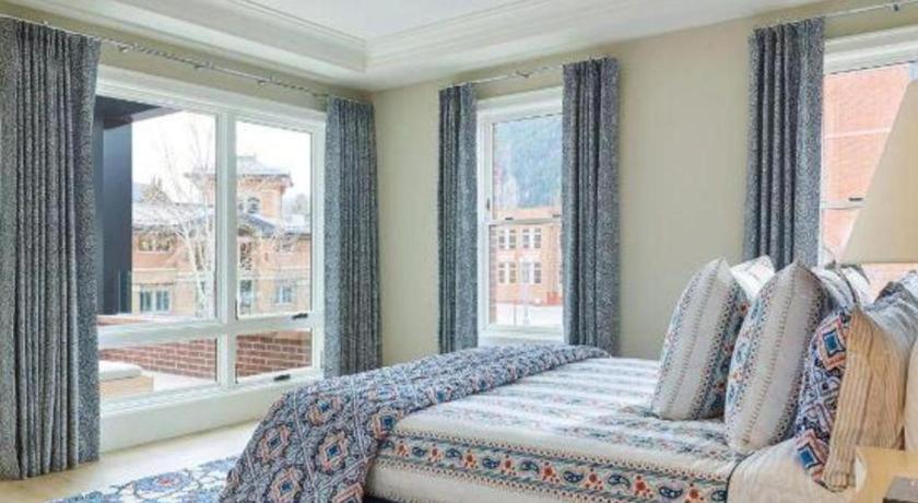 Hotel Jerome, An Auberge Resort Aspen Bagian luar foto